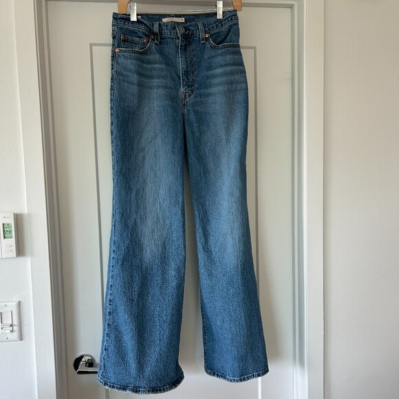 Levi's Ribcage Bell Jeans - Picture 5 of 8